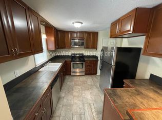 9712 Parkwood St, Kansas City, MO 64137