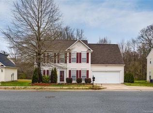 201 Dutchmans Meadow Dr, Mount Holly, NC 28120