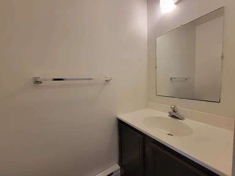 102 Bradford Dr — Photo 5