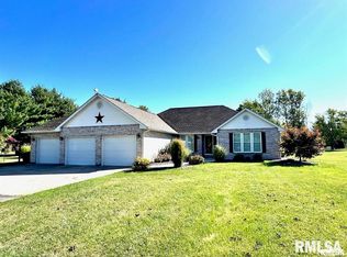 111 Morningstar Ln, Jacksonville, IL 62650