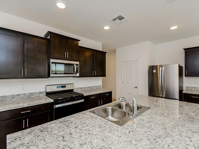 14446 W Hackamore Dr — Photo 7
