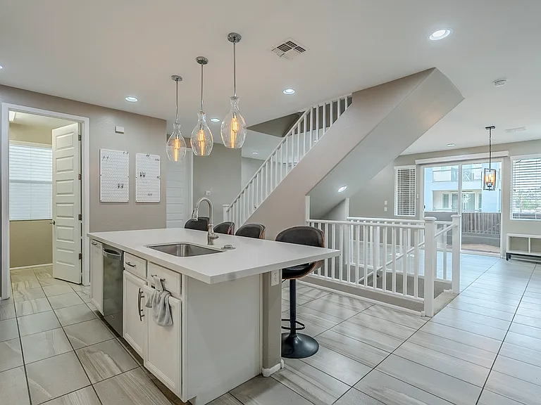 7050 W Carter Dr — Photo 46