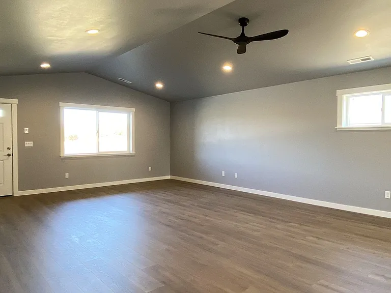 314 Lolly Ln — Photo 2