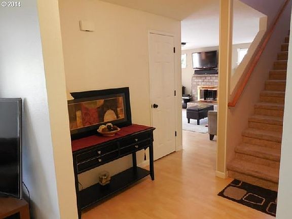 5th image of 5921 NE 99th St