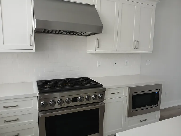 2346 Toledo Ter — Photo 3