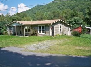 1191 Rittertown Rd, Hampton, TN 37658