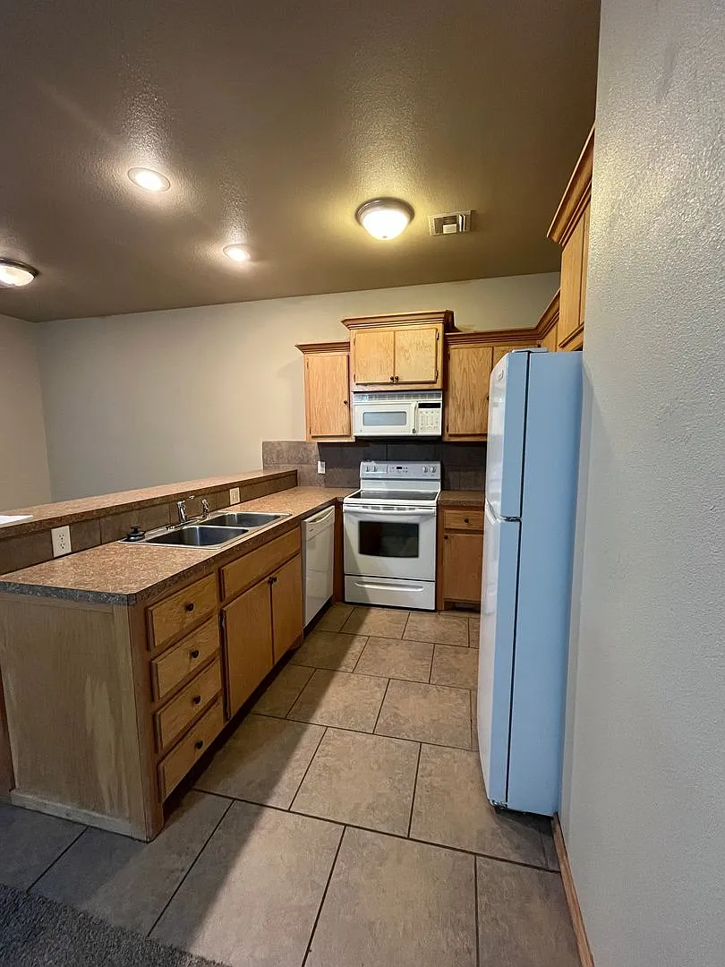 101 E St Apartments — Photo 4