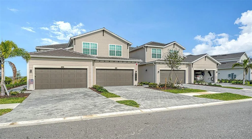 3 bed, 2.0 bath, 2110 sqft, $8,500 — Photo 1