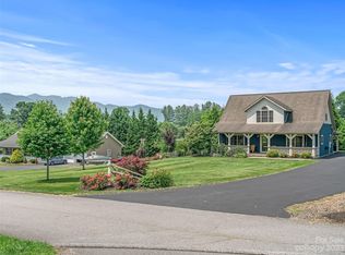 91 Comfort Pl, Burnsville, NC 28714