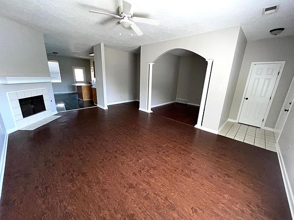 Entryway / living room