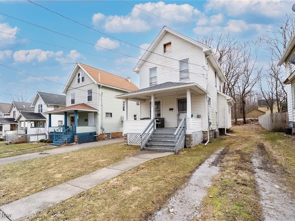 306 Maplewood Ave, Struthers, OH 44471