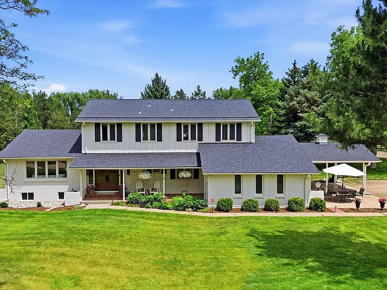 516 Country Ln — Photo 4