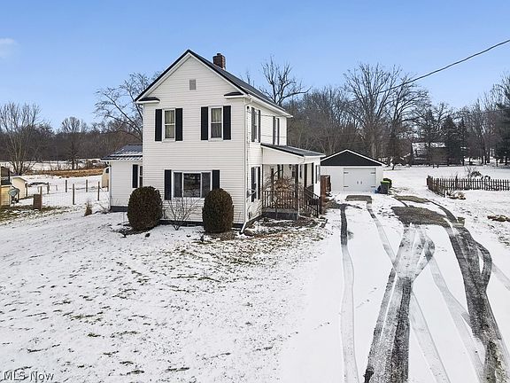 3rd image of 2420 Beechwood Ave