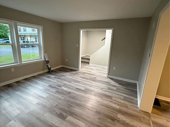 4th image of 24 Magnolia Rd #4