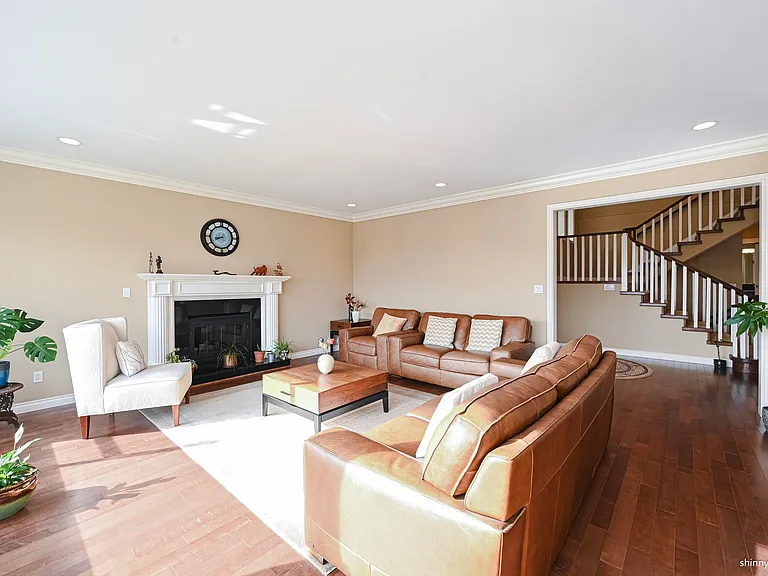 2557 Lawson Ave — Photo 21