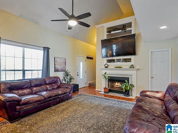 4th image of 5701 Rockdale Rd