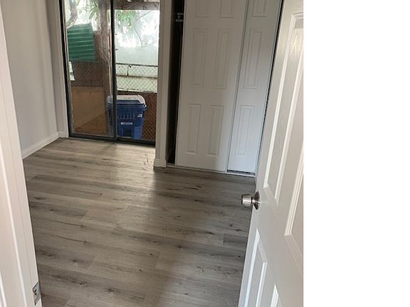 4th image of 10811 Wilmington Ave #10811