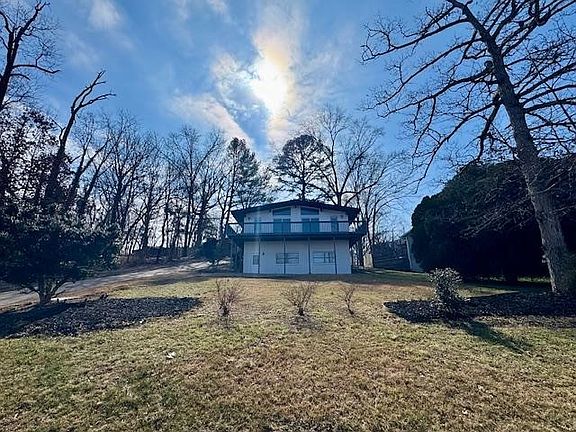 3rd image of 33 Swanage Dr