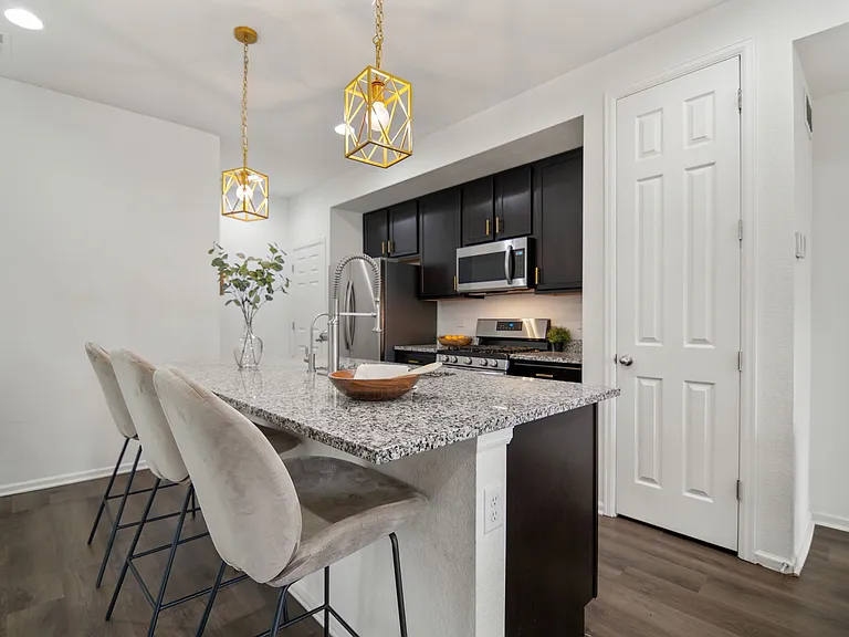 9614 Prairie Farm Dr — Photo 4
