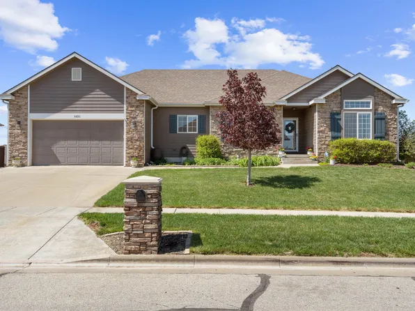 1631 Tanglewood Ln, Salina, KS 67401