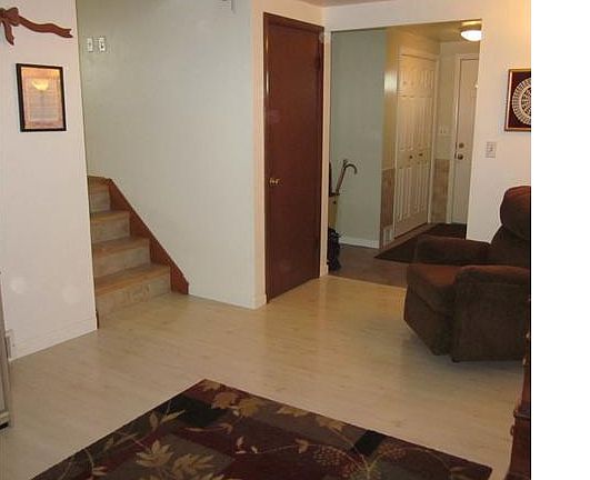 4th image of 267 Zoerb Ave