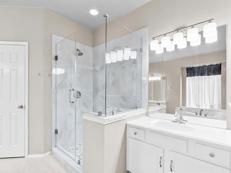 11650 Cape Royal Ln — Photo 9