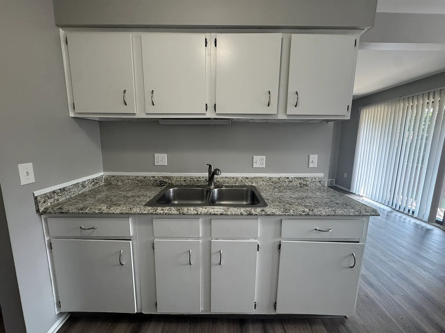 Sibley Road Apartments - E — Photo 3