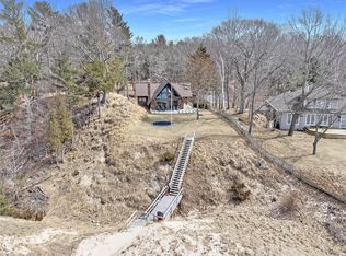 5499 N Ridge Rd, Pentwater, MI 49449