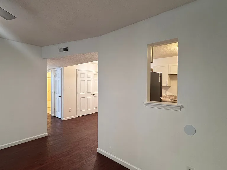 519 Mystic Dr #C — Photo 6