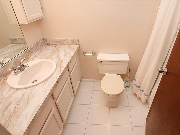 3rd image of 480 Baldwin Ave APT 20