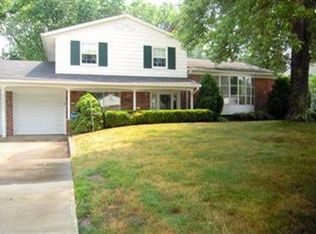 22587 Meadowhill Ln, Rocky River, OH 44116