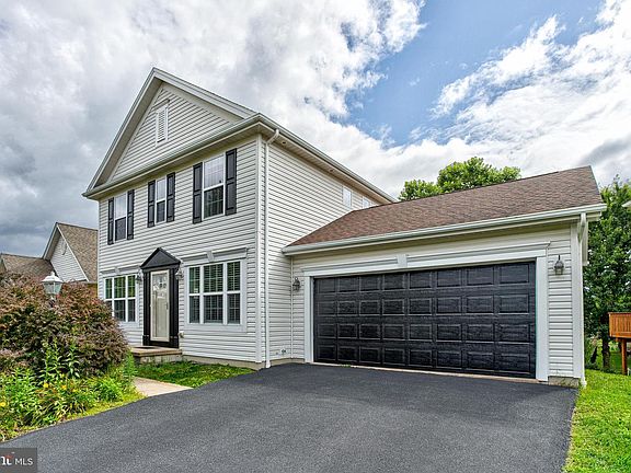 2nd image of 117 Meadowhawk Ln