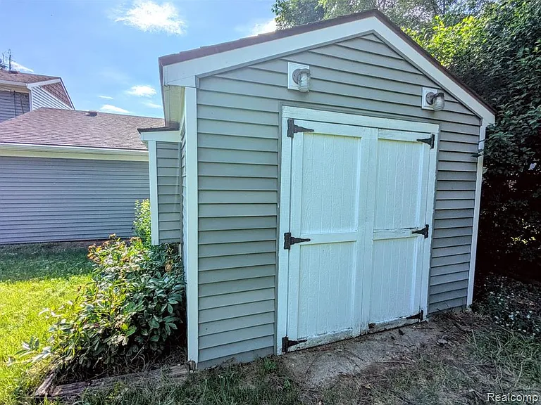 2316 Crescent Lake Rd — Photo 14