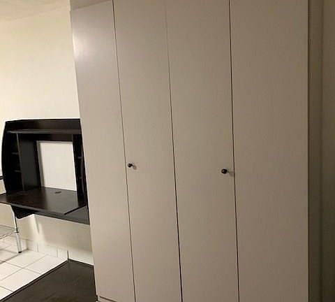 4th image of 224 E Garden St APT 220