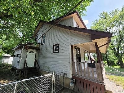 4th image of 1352 Leroy Ave