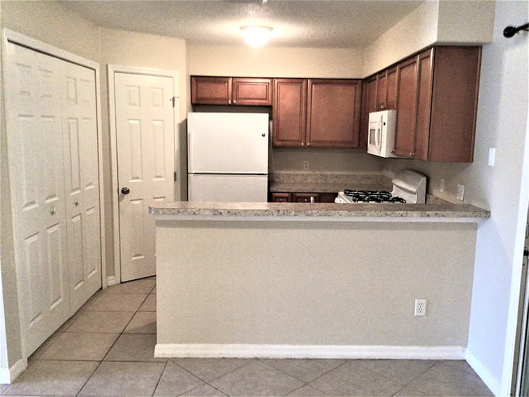 821 Park Trail Dr — Photo 5