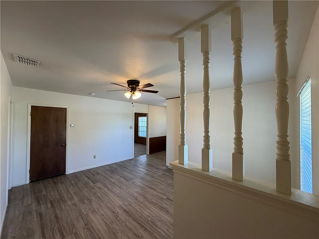 Building Photo - 4809 Lavaca Dr #1