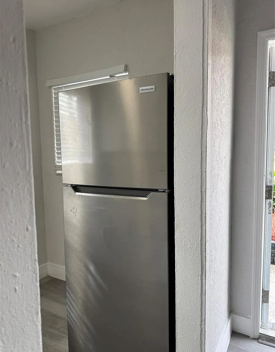 $1,500 731 NW 56th St — Photo 4