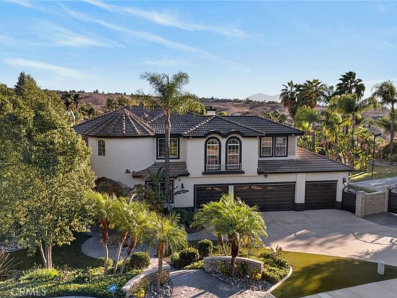 2nd image of 1938 Apostle Ln