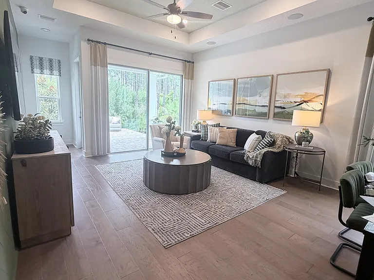 47 Oak Breeze Dr — Photo 3