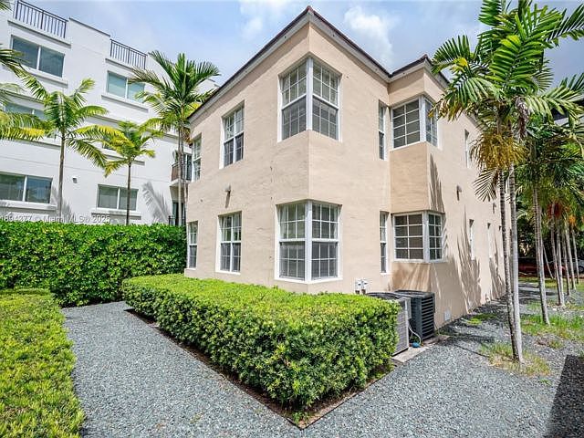 1st image of 32 Calabria Ave #2