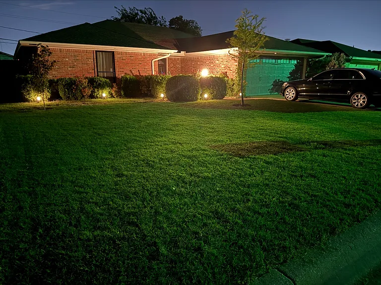 2724 Southpark Ln — Photo 3