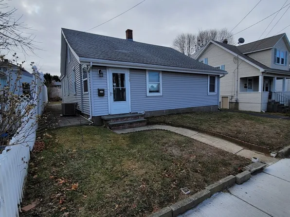 319 Sea St, Quincy, MA 02169