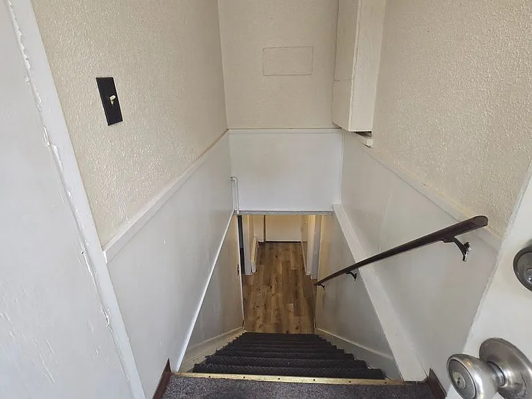 815 9th Ave SE #6 — Photo 4