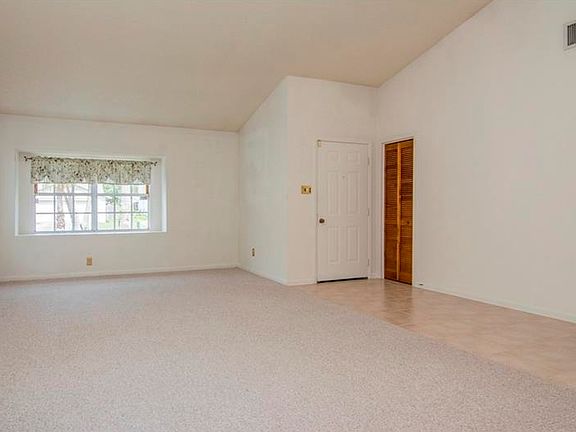 4th image of 8829 Hampden Dr