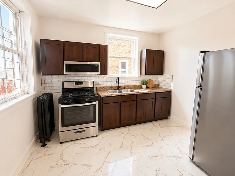 6839 S East End Ave #3S — Photo 1