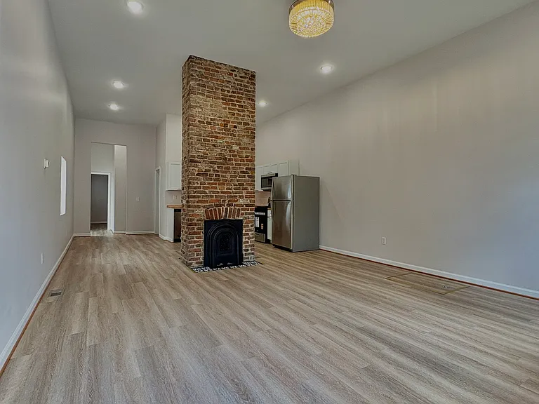 1226 Hull St — Photo 3