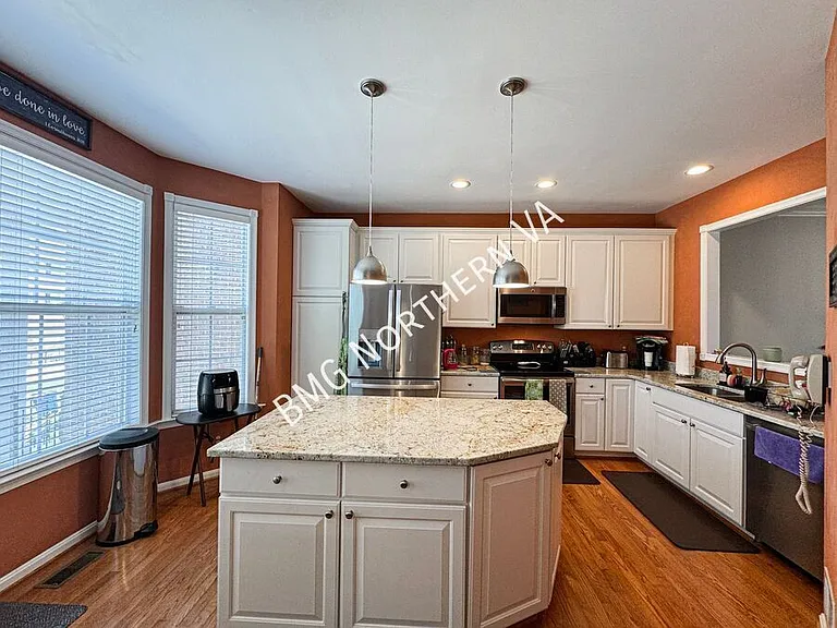 46119 Geneva Ter — Photo 8