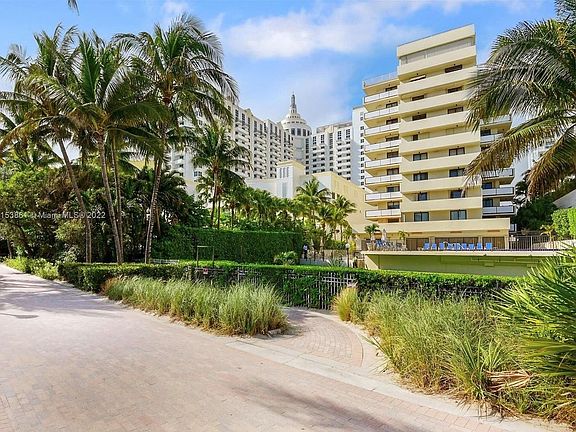 5th image of 1621 Collins Ave APT 702