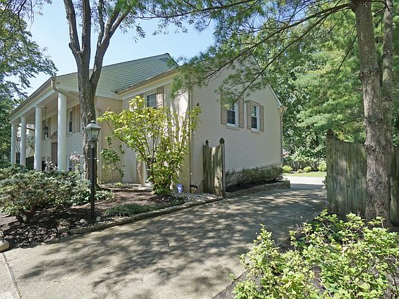 3rd image of 10630 Indian Woods Dr